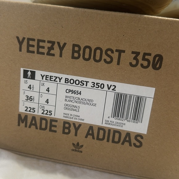 Yeezy 350 zebra - Picture 8 of 10